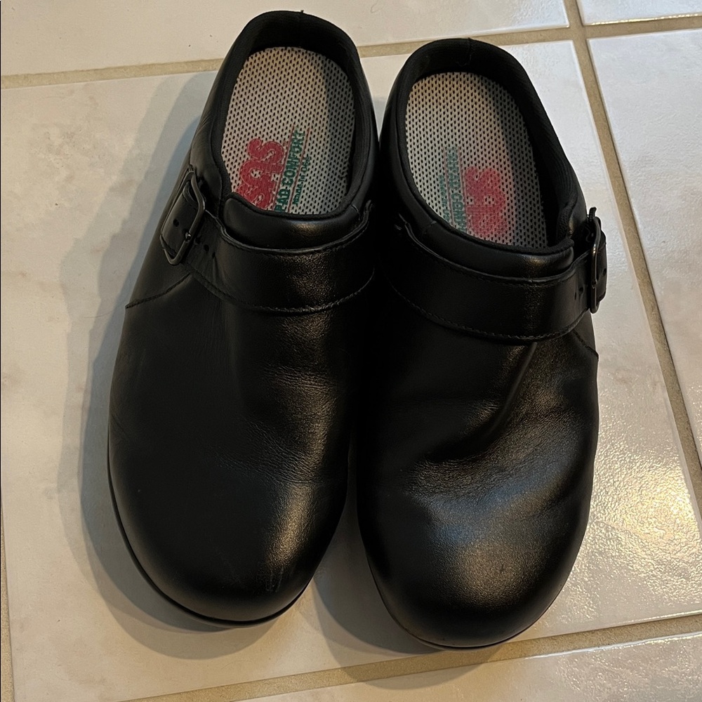 SAS Classic Black Leather Clogs